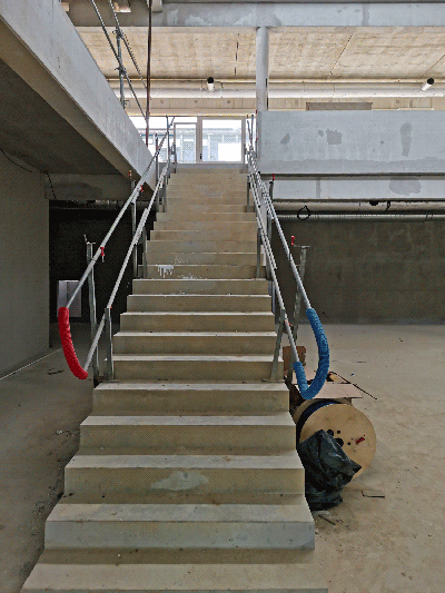 bib-campus-perigord-escalier-avant-apres